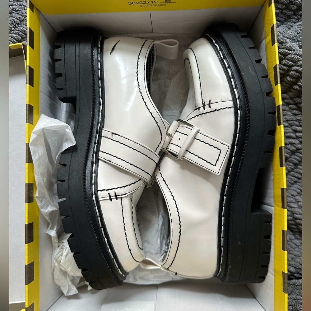 Circus by Sam Edelman White Leather Lug-Sole Loafers